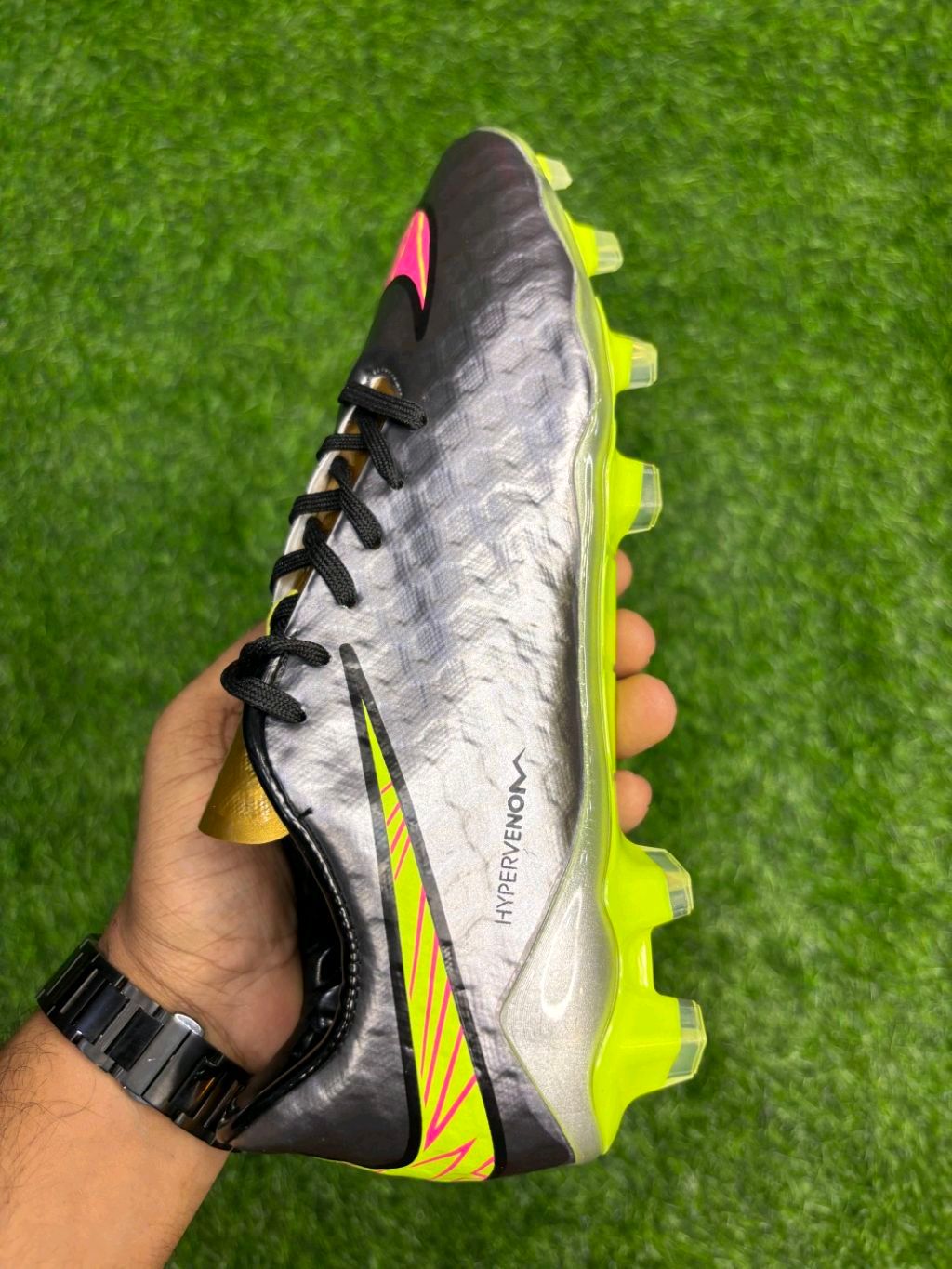 grey nike hypervenom