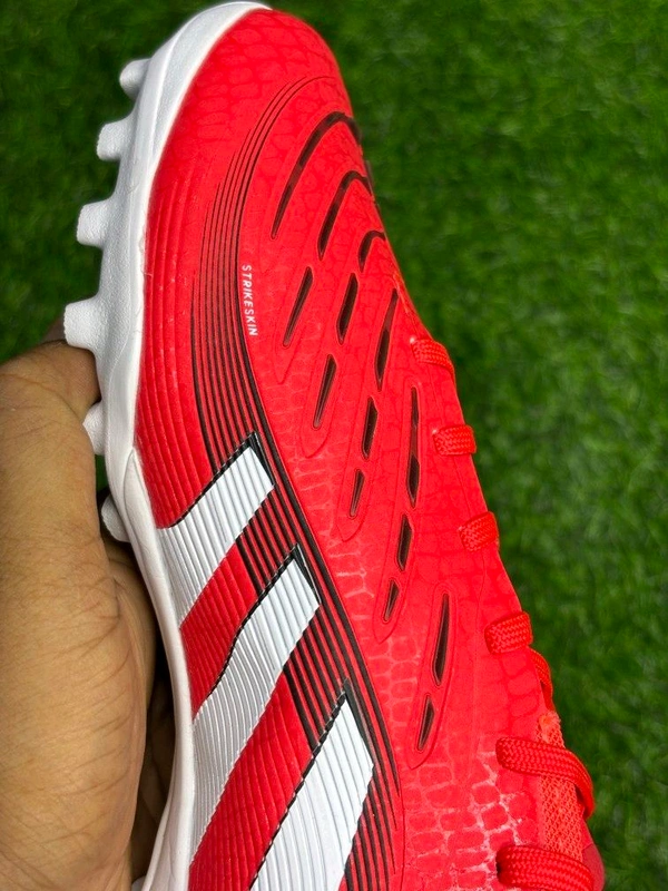 Predator Elite Red Colour AG/Turf Low-top With Lace - 6.5