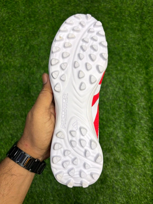 Predator Elite Red Colour AG/Turf Low-top With Lace - 7.5
