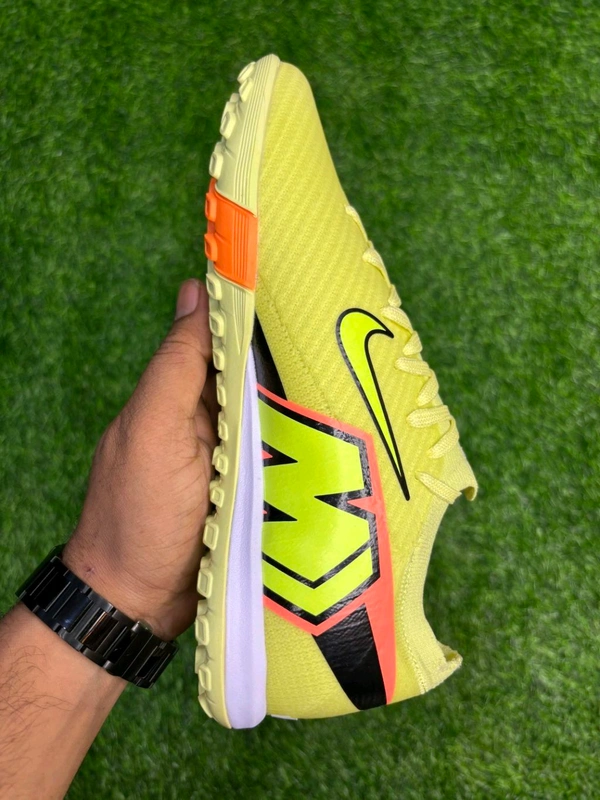 Mercurial Vapor 16 Yellow Green AG/Turf Low-top With Lace - 6