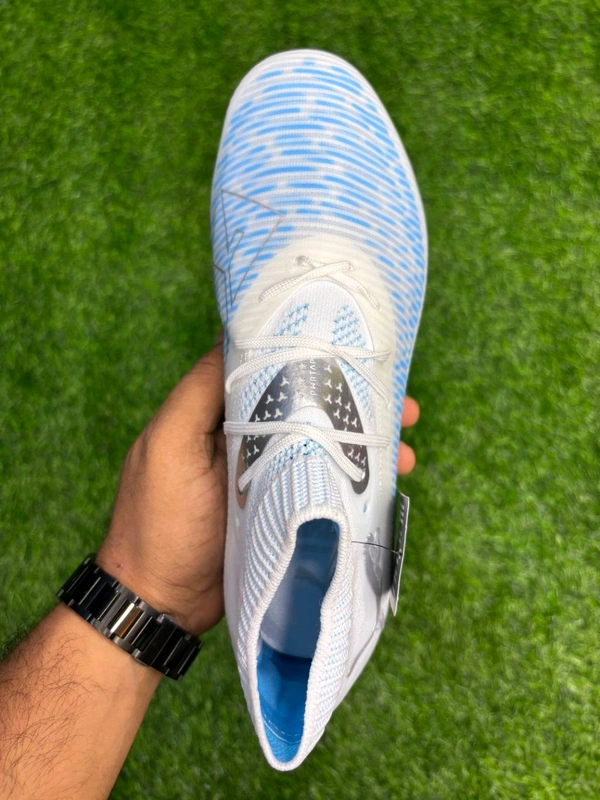 Future 8 Ultimate White Blue Colour Low-top With Lace - 9.5