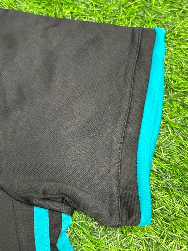 Retro Madrid 2017/18 Away Kit Fan Edition With Short - S