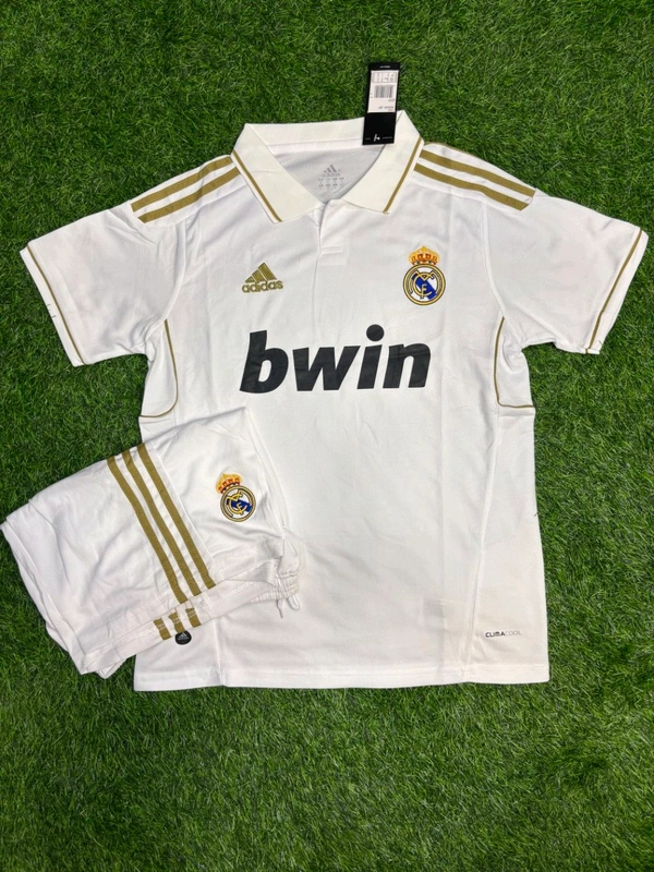 Retro Madrid 2011/12 Home Kit Fan Edition With Short - XL