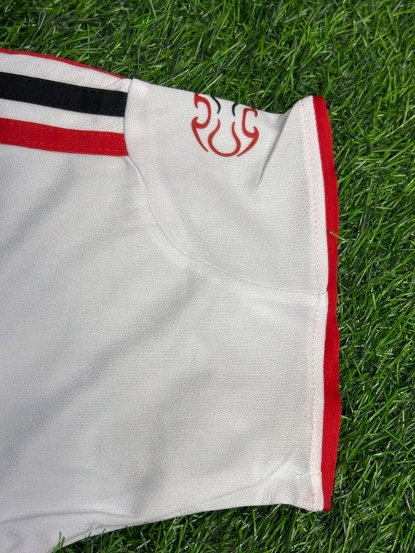 Retro AC Milan 2006-07 Away Kit Fan Edition With Short - L