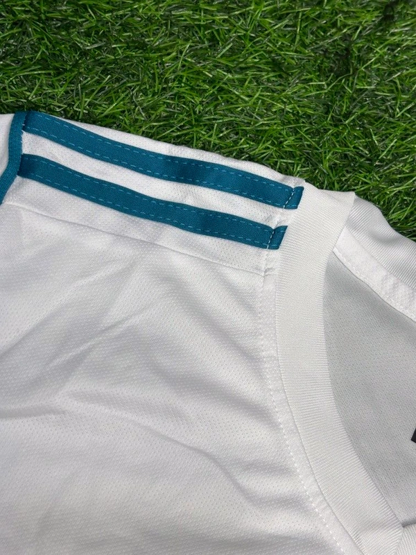 Retro Madrid 2017/18 Home Kit Fan Edition With Short - L