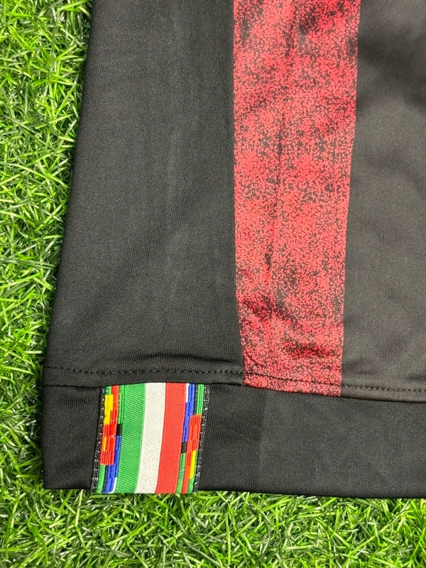 Retro AC Milan 2015-16 Home Kit Half Sleeve - L