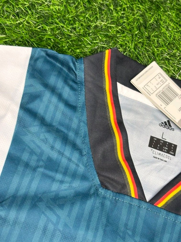 Retro Germany 1996 Away Kit Fan Edition With Short - XL