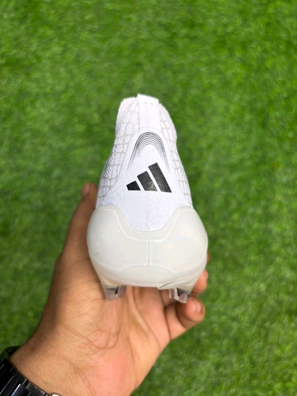 Predator Elite White And Green Low-top FG Without Lace - 6