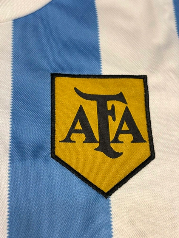 Retro Argentina 1978 Home Kit Half Sleeve - M