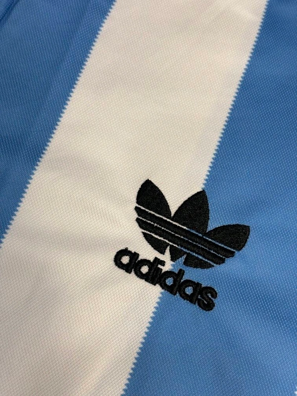 Retro Argentina 1978 Home Kit Half Sleeve - M