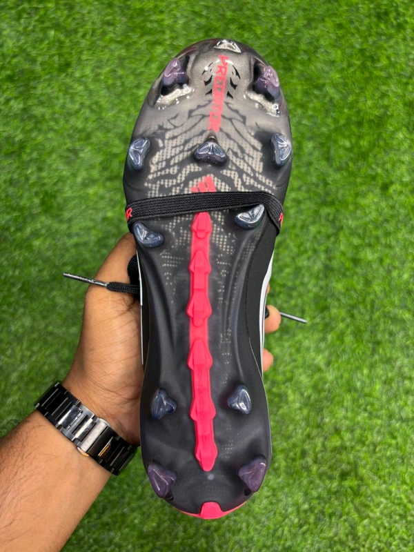 Predator Elite Foldover FG Red And Black With lace - 6.5