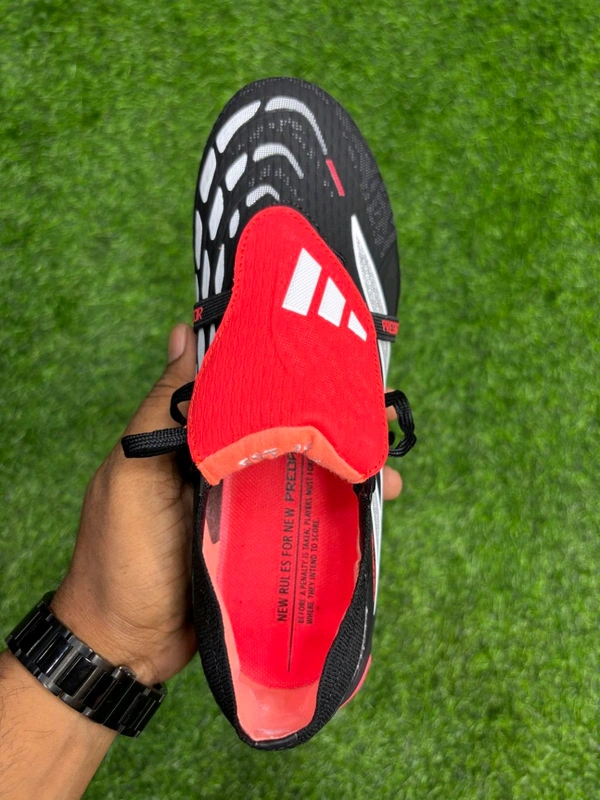 Predator Elite Foldover FG Red And Black With lace - 10.5