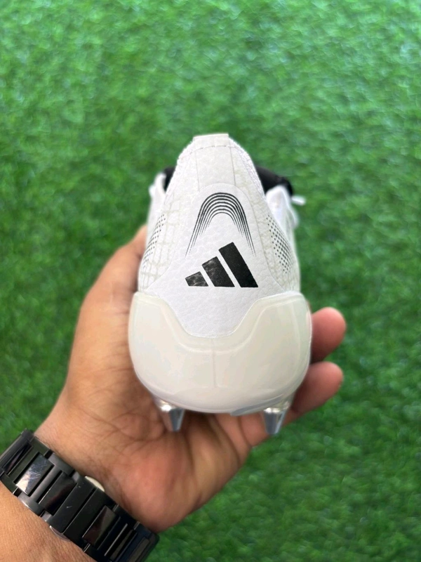 Predator Elite Foldover White And Green SG With Lace (Metal Changer) - 9.5