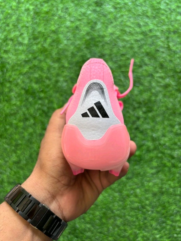 Predator Elite Foldover Baby Pink Colour FG BECKHAM Edition - 8