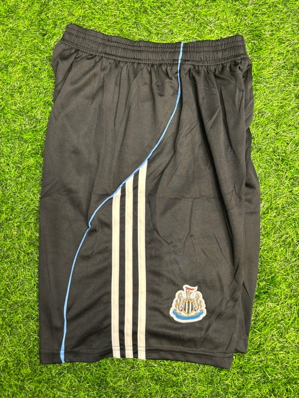 Newcastle United 25/26 Home Kit Player Fan Edition With Short - M