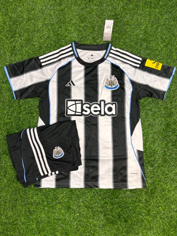 Newcastle United 25/26 Home Kit Player Fan Edition With Short - L
