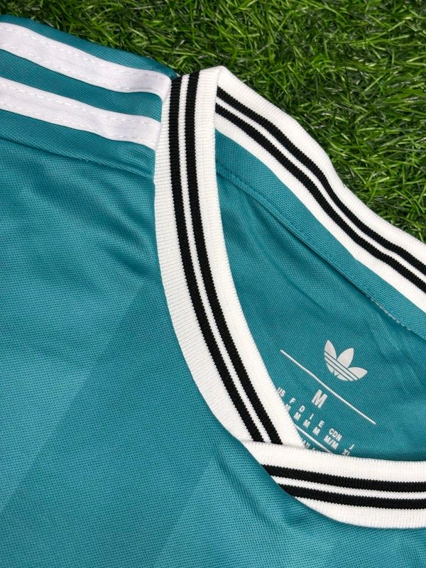 Liverpool FC 25/26 3rd Kit Fan Edition With Short - L