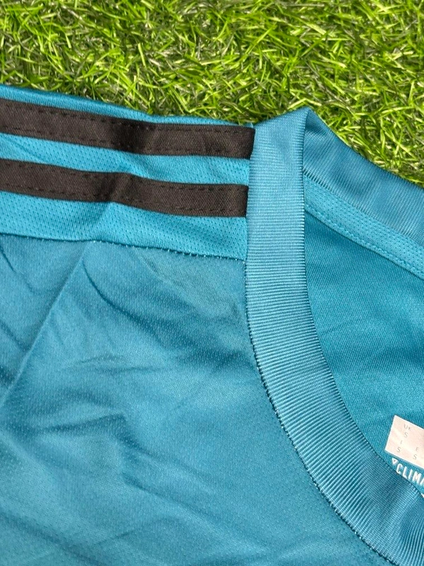 Retro Madrid 17/18 3rd Kit Fan Edition With Short - M