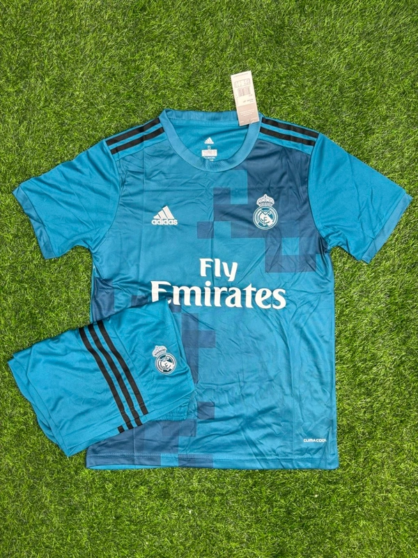 Retro Madrid 17/18 3rd Kit Fan Edition With Short - L