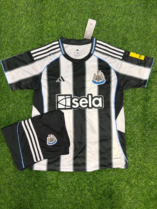 New Castle United 25/26 Home Kit Fan Edition With Short - L