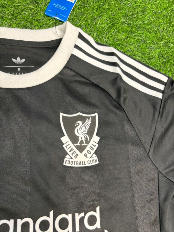 Liverpool FC 25/26 Black Colour Goalkeeper Kit Player Edition - M