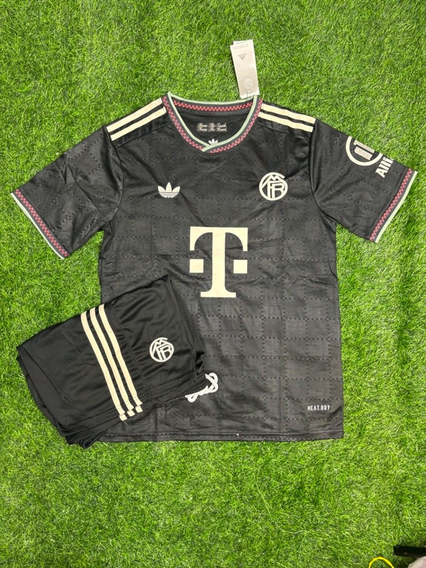 FC Bayern Munich 25/26 3rd Kit Fan Edition With Short - XL