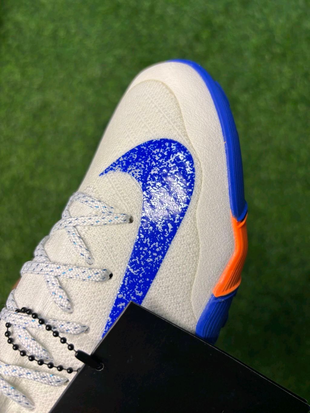 mercurial vapor laces