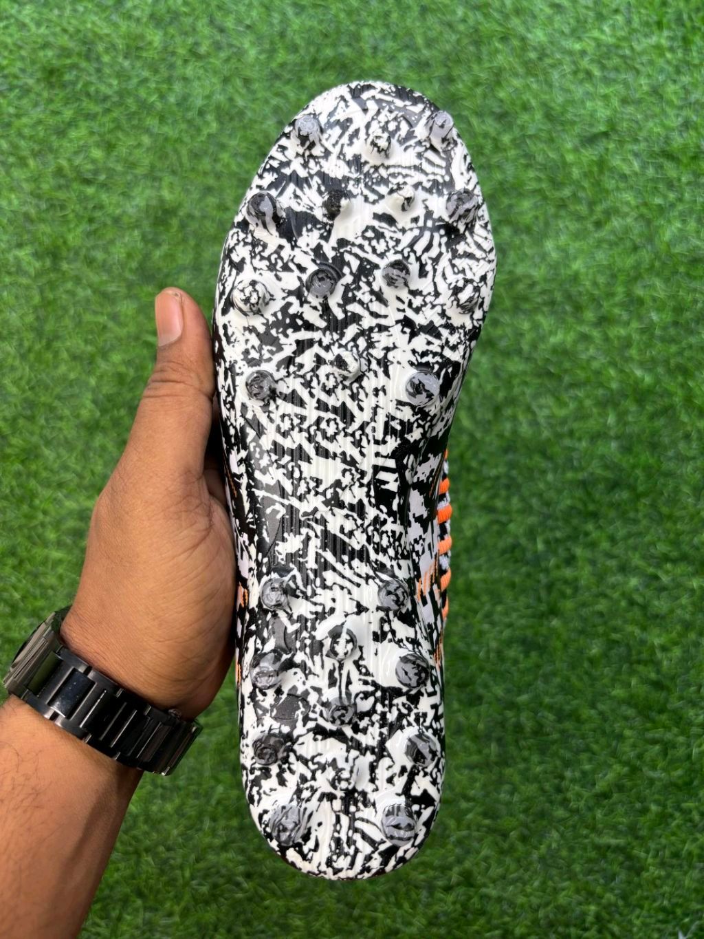 mutu サイズ8 Future Z Muti Colour Special Edition Low-top FG/AG With Lace