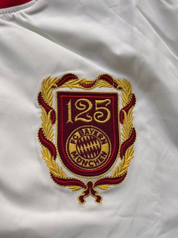 FC Bayern Munich White And Red Colour Windbreaker Jacket - M