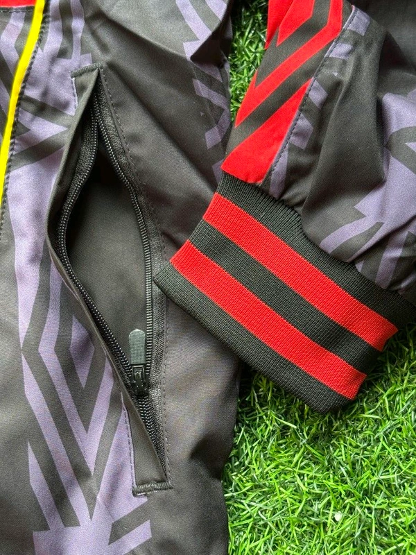 Manchester United Mix Colour Windbreaker Jacket - S