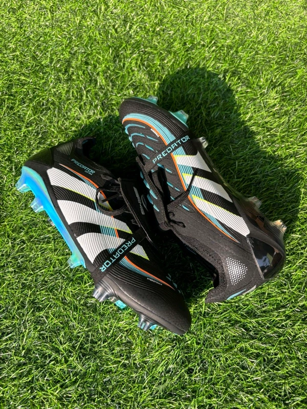 Predator Foldover Elite Black Colour FG With Lace - 9.5