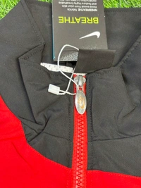 Retro Style AIG Manchester United Red Windbreaker Jacket - L