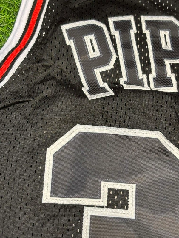 NBA Bulls Red Black Colour Jersey - PIPPEN 33 - XL