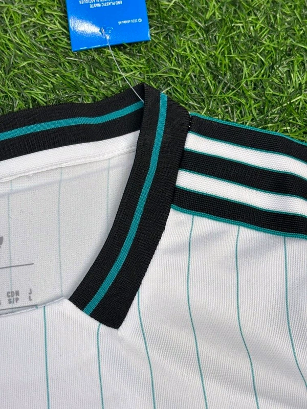 Liverpool FC White Colour Special Kit Player Edition - M