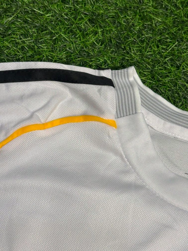 Madrid 25/26 Home Kit Full Sleeve Fan Edition With Short - XL