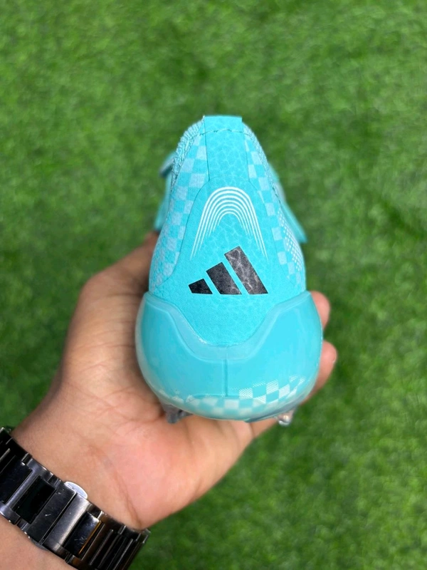 Predator Elite Foldover Sky-blue Colour FG With Lace - 9.5