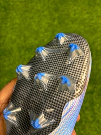 Ultra 5 Carbon Elite White Blue Colour FG With Lace - 7.5