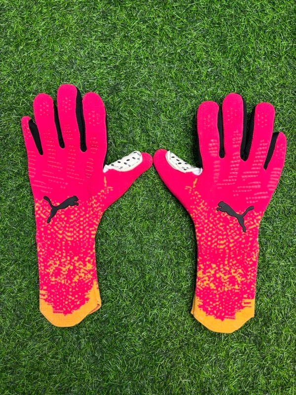 Future Ultimate NC Goalkeeper Gloves Pink Color - 8