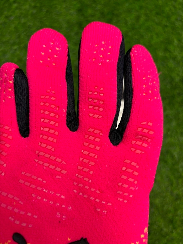 Future Ultimate NC Goalkeeper Gloves Pink Color - 8