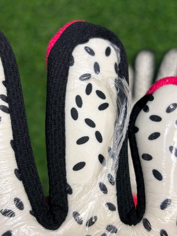 Future Ultimate NC Goalkeeper Gloves Pink Color - 8