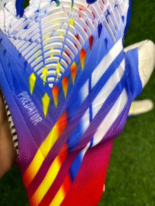 Predator Pro URG Al Rihla World Cup Goalkeeper Gloves - 8