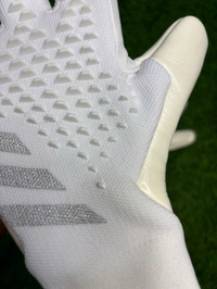 Predator Pro Goalkeeper Gloves White Colour - 8