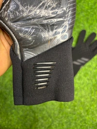 Predator Pro Black Colour Goalkeeper Gloves - 7