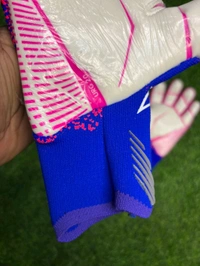Predator Pro Blue And Pink Colour Goalkeeper Gloves - 8