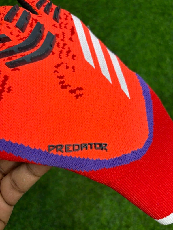 Predator Pro Red Colour Goalkeeper Gloves - 7
