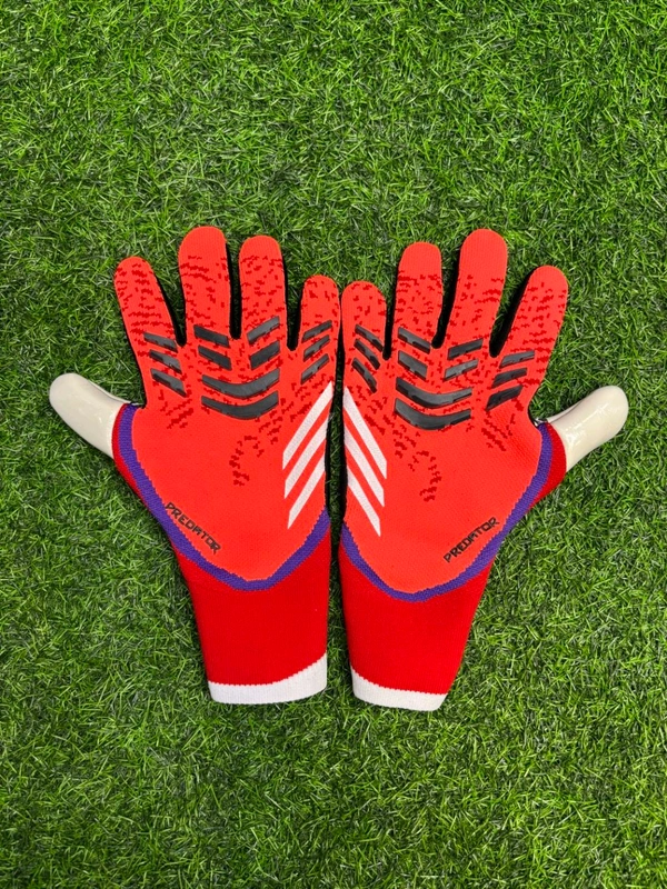 Predator Pro Red Colour Goalkeeper Gloves - 8