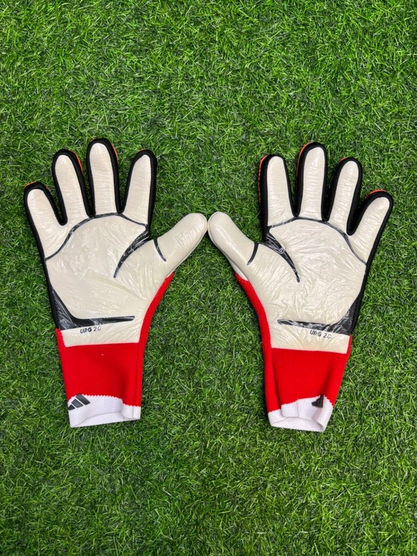 Predator Pro Red Colour Goalkeeper Gloves - 9