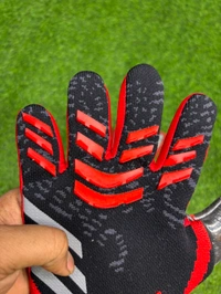 Predator Pro Black And Colour Goalkeeper Gloves - 7