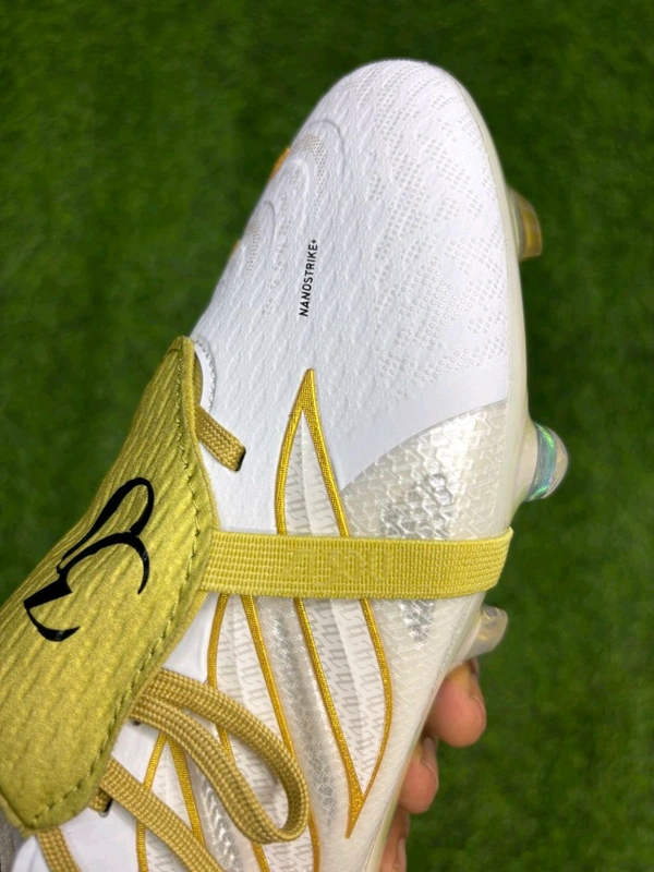 Predator Foldover Elite Next-gen White Gold Colour FG With Lace - 6