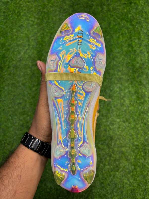 Predator Foldover Elite Next-gen White Gold Colour FG With Lace - 9.5